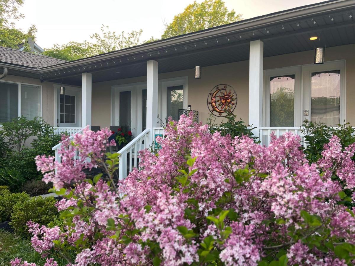 Summer Solstice Bed & Breakfast Niagara-on-the-Lake Exteriör bild
